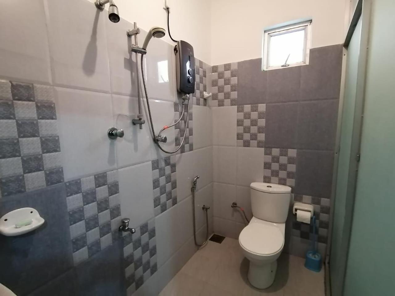 Nh Rest House Мириса Екстериор снимка