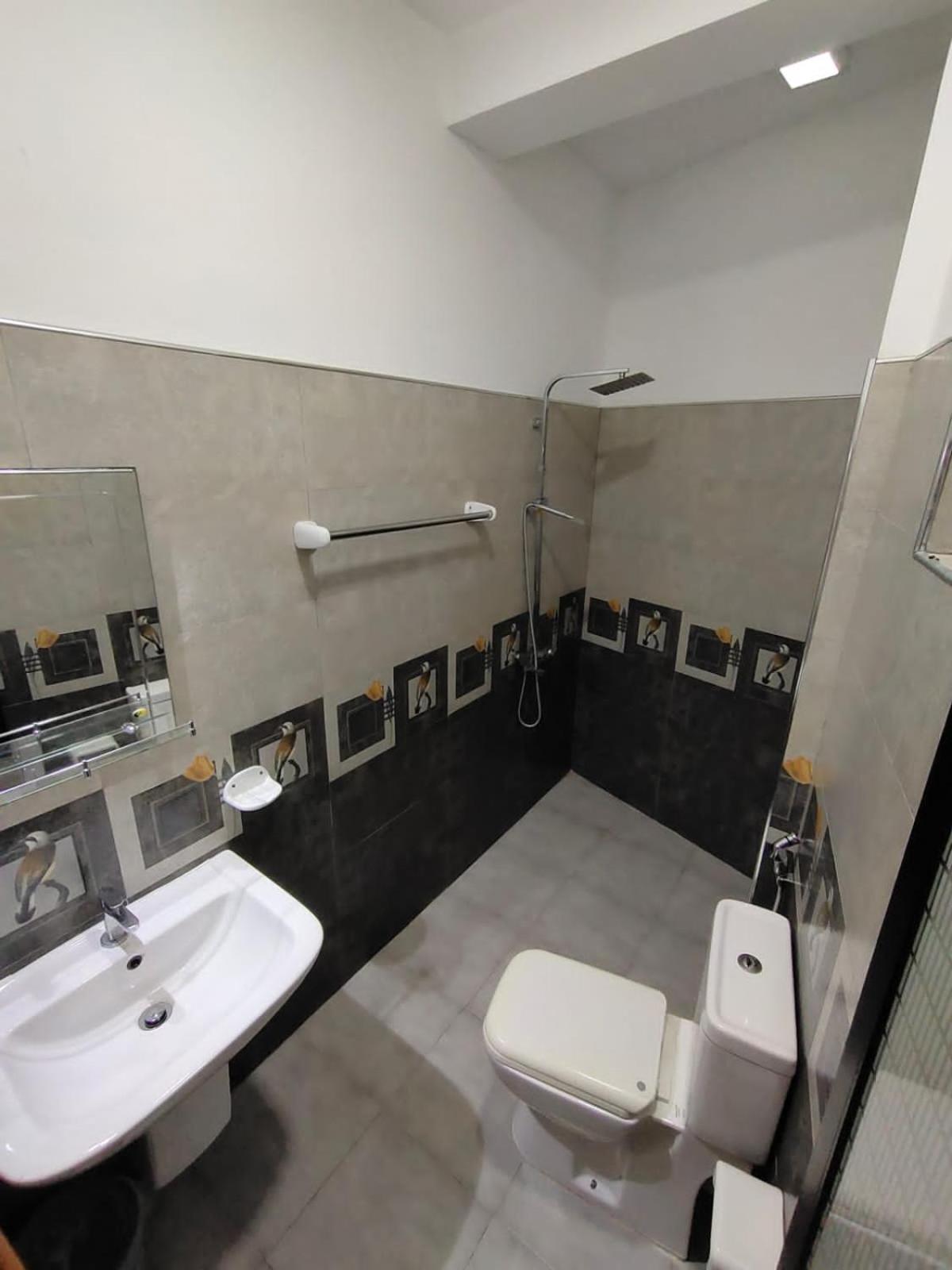 Nh Rest House Мириса Екстериор снимка